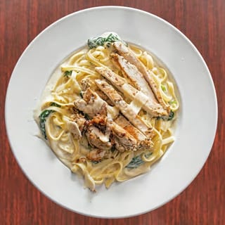 Garlic Chicken Alfredo Florentine